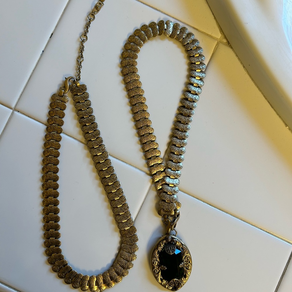 CABi signed engraved floral adjustable necklaces with removable green broach. - Picture 5 of 5